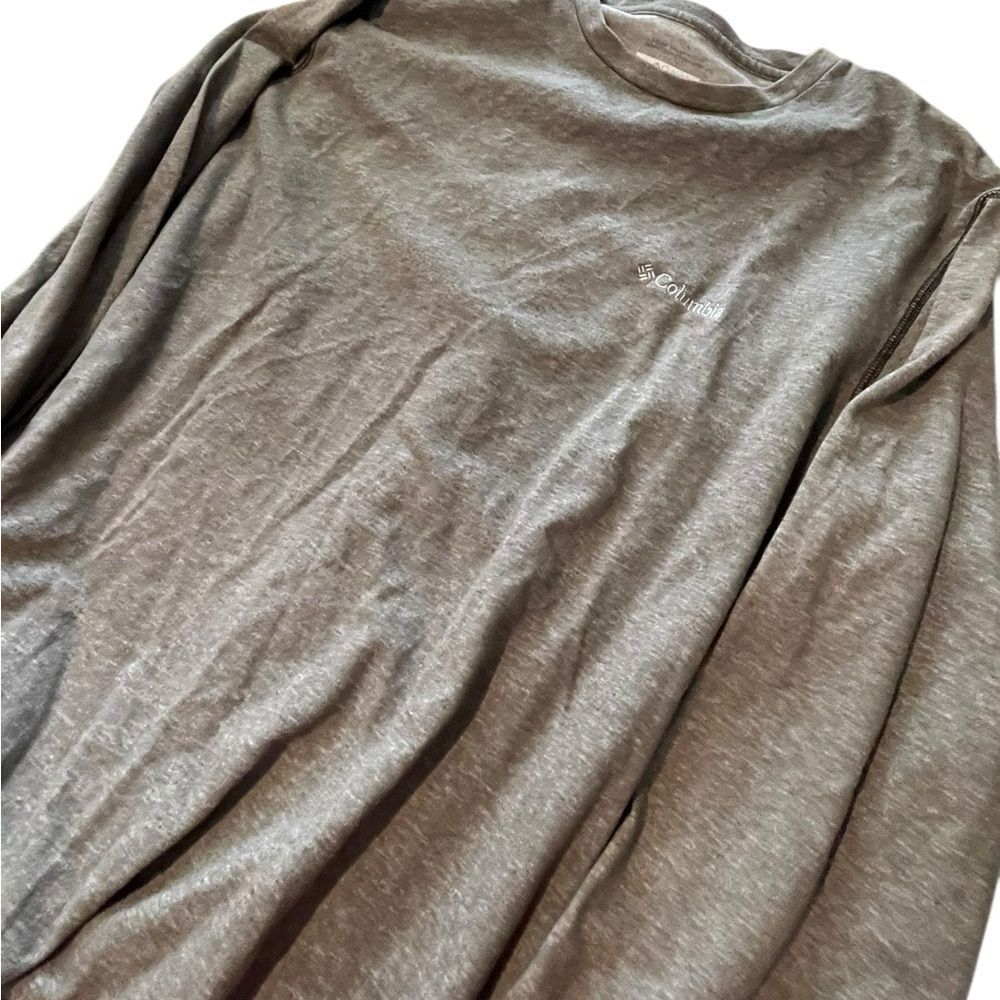 Columbia Long Sleeve Tee in grey size large